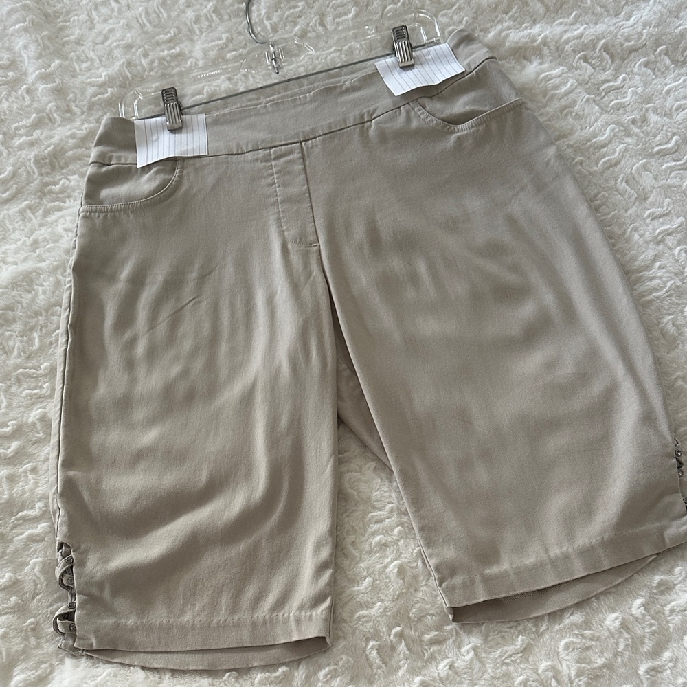 Tribal Women's Beige Bermudas